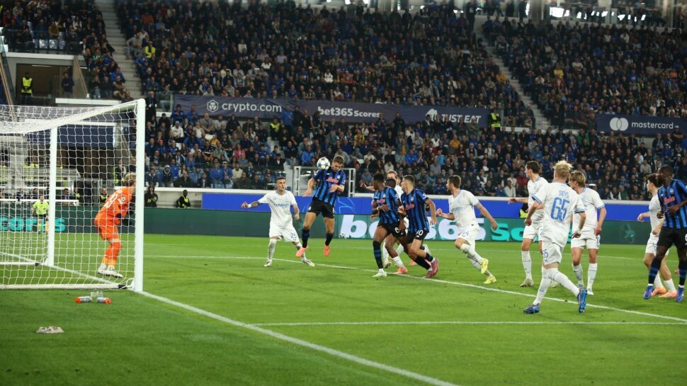 Da giovedì i biglietti Champions per lo Slavia Praga: curve a 36 euro